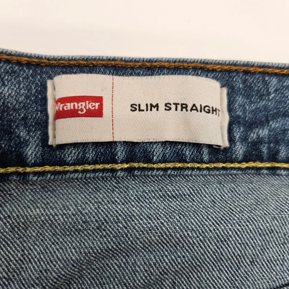 Wrangler Slim Straight Jeans Mens 42x30 Blue Medium Wash Stretch Denim 1092SSWCY